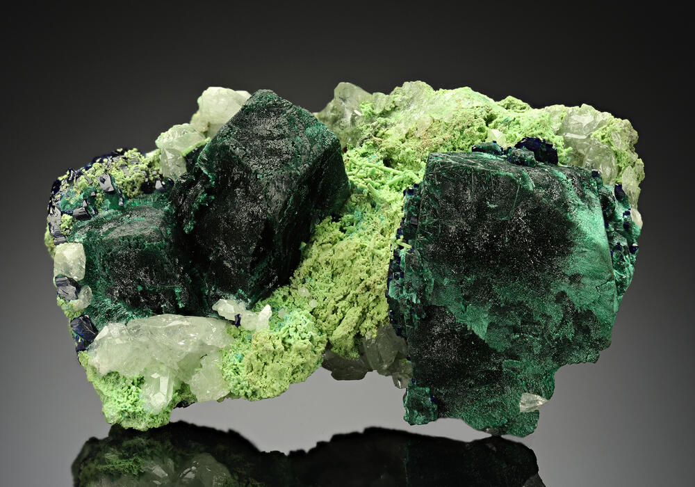 Properties And Benefits of Malachite Stone